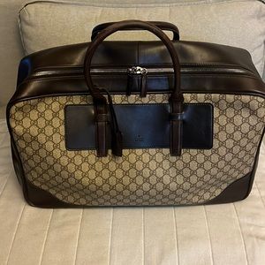 GUCCI standard weekender luggage / suitcase.